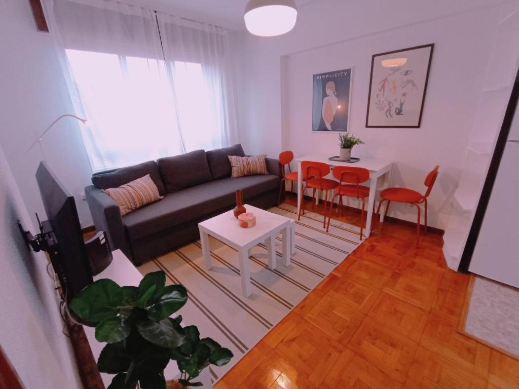 Apartamento Maura 2 Dormitorios โอเบียโด ภายนอก รูปภาพ