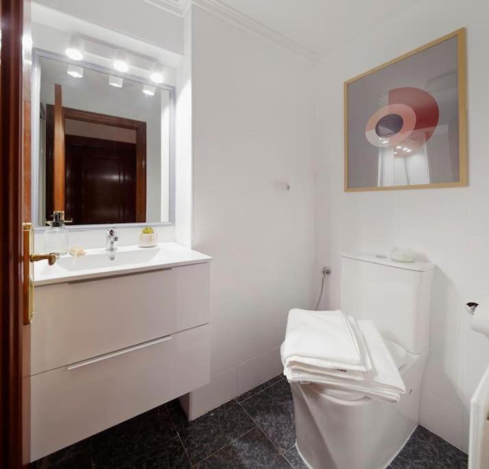 Apartamento Maura 2 Dormitorios โอเบียโด ภายนอก รูปภาพ