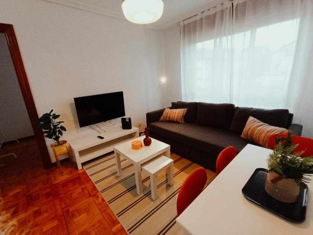 Apartamento Maura 2 Dormitorios โอเบียโด ภายนอก รูปภาพ