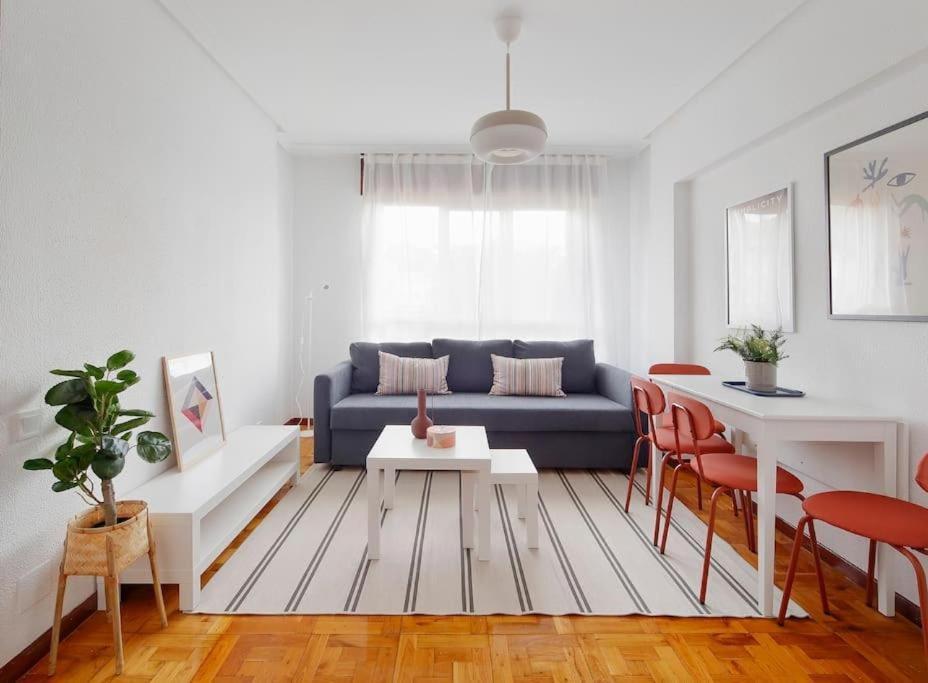 Apartamento Maura 2 Dormitorios โอเบียโด ภายนอก รูปภาพ