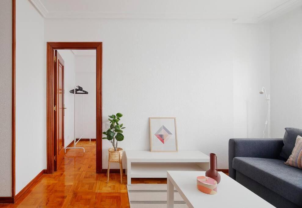 Apartamento Maura 2 Dormitorios โอเบียโด ภายนอก รูปภาพ